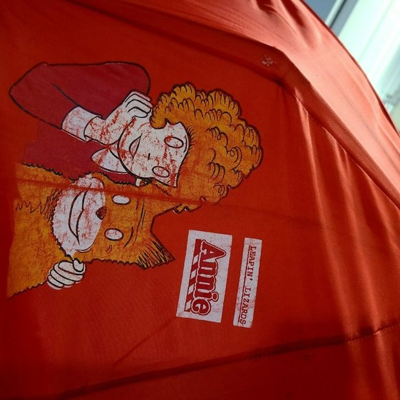 Vintage Little Orphan Annie Umbrella. Red Leapin Lizards Sandy 1982 Tribune - Picture 6 of 12